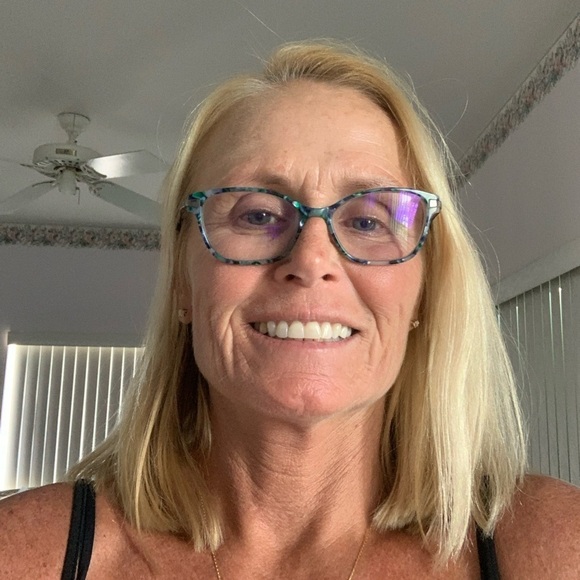 Hi!! Welcome to my closet! Take a look at all my items I have a wide variety. - Picture 5 of 7